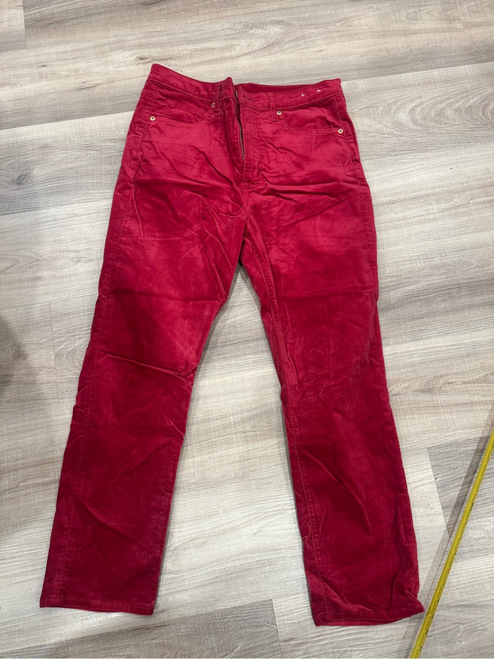 Gap Vintage Slim High Rise. Like new. Super flattering. 28”inseam.
